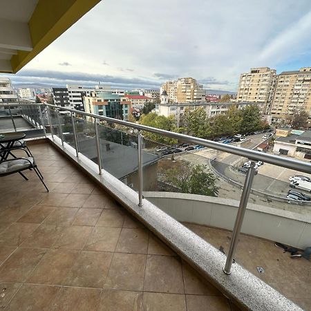 Downtown "Rendez-Vous" Luxury Apartment Bacau Luaran gambar
