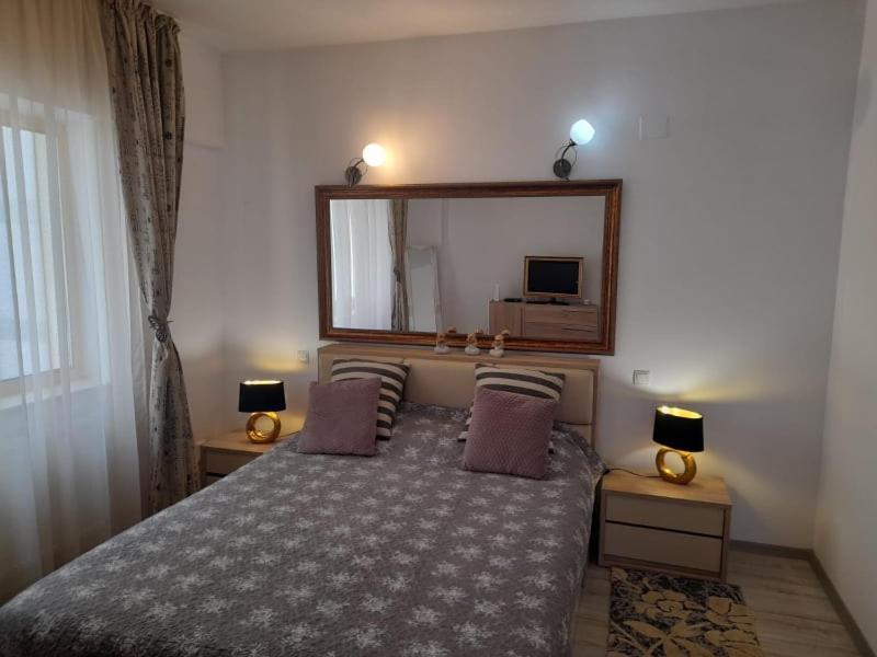 Downtown "Rendez-Vous" Luxury Apartment Bacau Luaran gambar