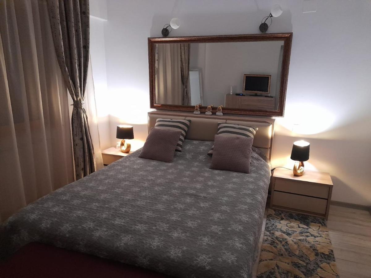 Downtown "Rendez-Vous" Luxury Apartment Bacau Luaran gambar