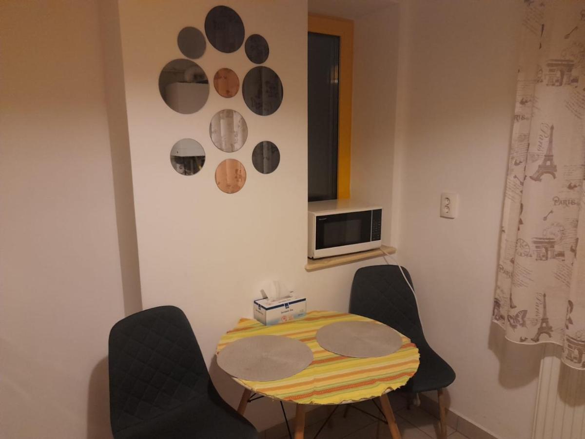 Downtown "Rendez-Vous" Luxury Apartment Bacau Luaran gambar