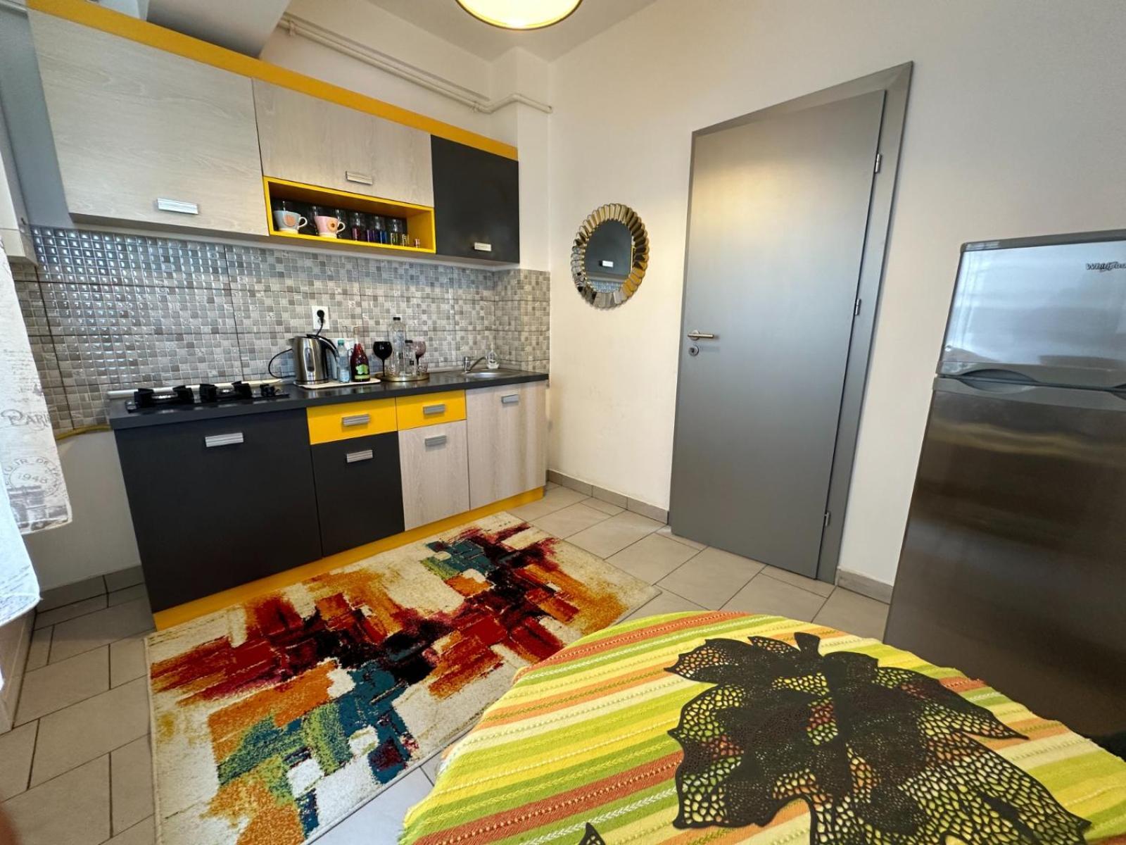 Downtown "Rendez-Vous" Luxury Apartment Bacau Luaran gambar