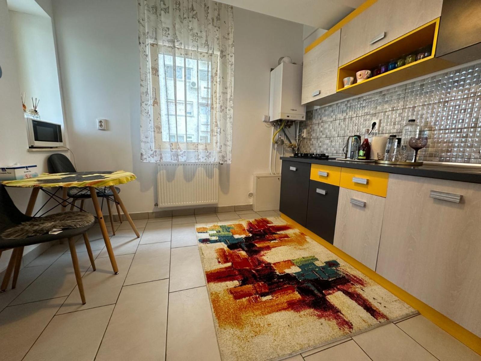 Downtown "Rendez-Vous" Luxury Apartment Bacau Luaran gambar