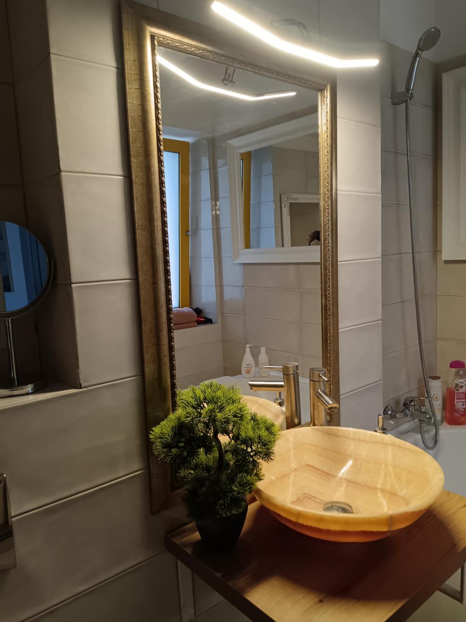 Downtown "Rendez-Vous" Luxury Apartment Bacau Luaran gambar