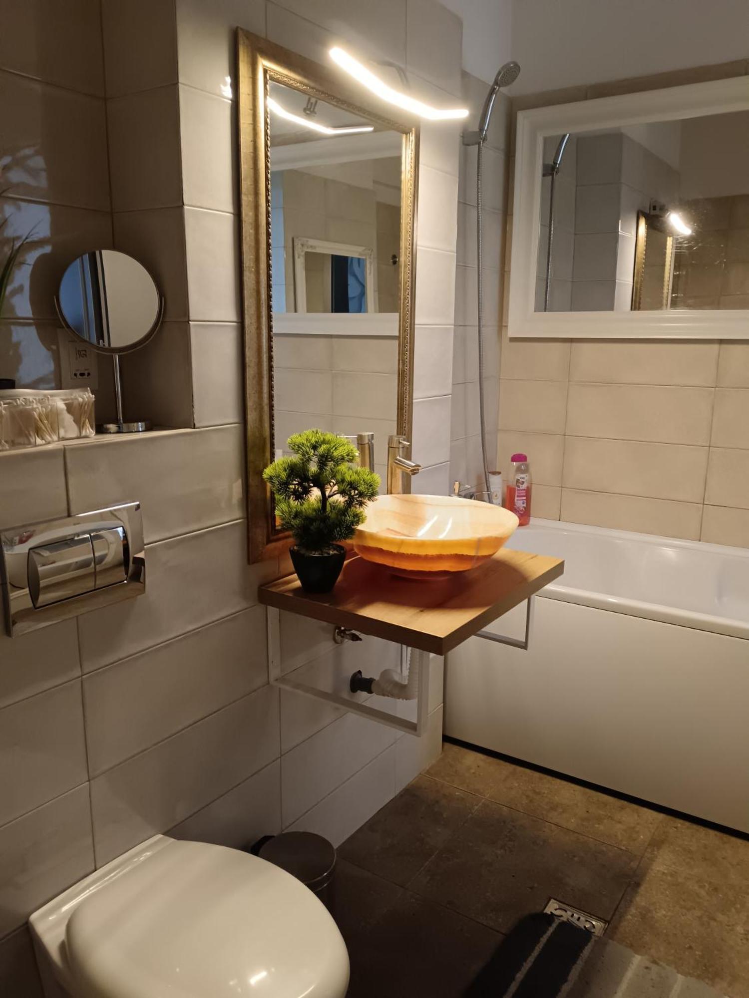 Downtown "Rendez-Vous" Luxury Apartment Bacau Luaran gambar