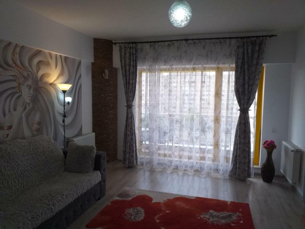 Downtown "Rendez-Vous" Luxury Apartment Bacau Luaran gambar