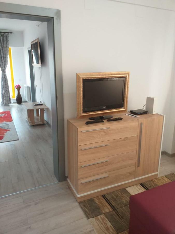 Downtown "Rendez-Vous" Luxury Apartment Bacau Luaran gambar